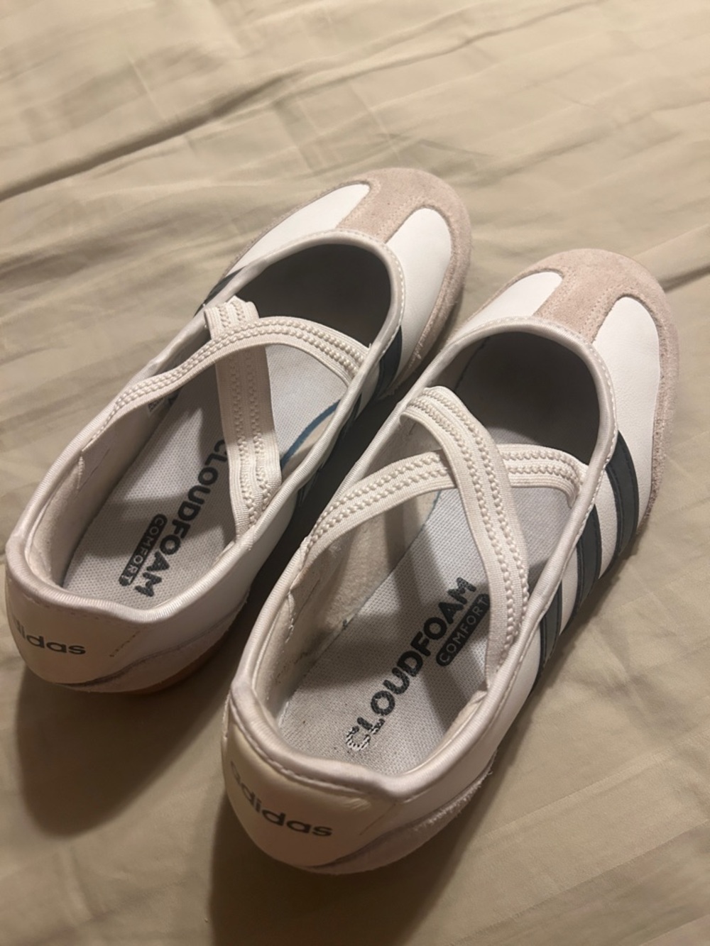 adidas Women’s White and Light Beige Cloudfoam Slip-On Sneakers size 8.5